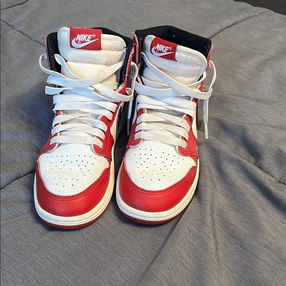Nike Red and White Sneakers High-Top Classic - Picture 3 of 5